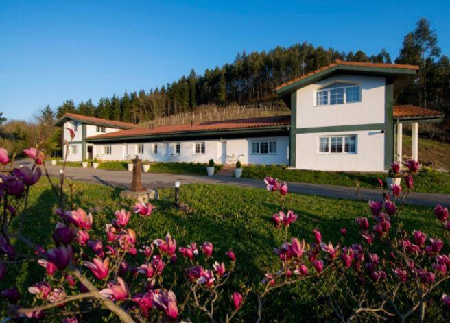 Sopuerta Apartamentos Turisticos Bizkar Bare מראה חיצוני תמונה